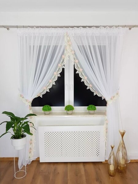 Elegancka Firana z Woalu z GipiurÄ ecru -Stylowa, i Funkcjonalna!