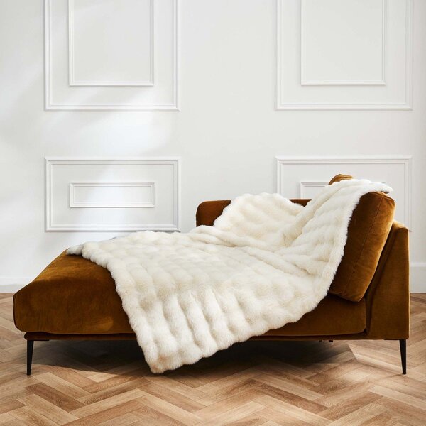 Kremowy koc z mikropluszu 125x150 cm Mounty – douceur d'intérieur