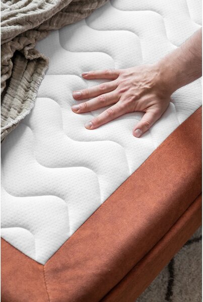 Ceglasta aksamitna rozkładana sofa 225 cm Charming Charlie – Miuform
