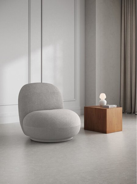 Jasnoszary fotel z materiału bouclé Chuck – Micadoni Home
