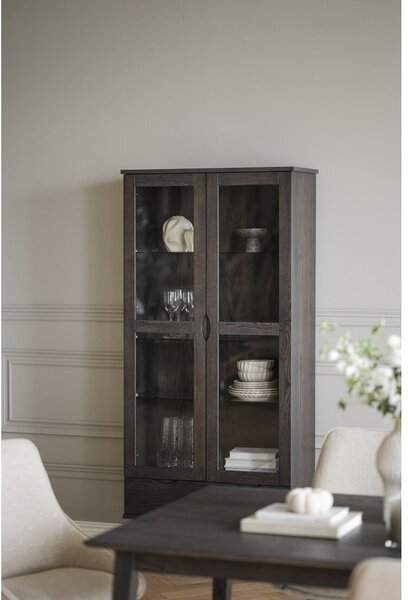 Brązowa witryna w dekorze dębu 82x185 cm Filippa – Rowico