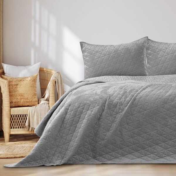 Jasnoszara narzuta pikowana z aksamitu 170x210 cm Laila – AmeliaHome
