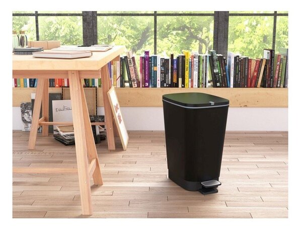 Plastikowy kosz na śmieci z pedałem w kolorze matowej czerni 25 l Chic Bin – KIS
