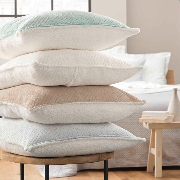 Zielony pikowany zestaw narzuty na łóżko i poszewki na poduszkę z materiału sherpa 240x220 cm Mylene – douceur d'intérieur