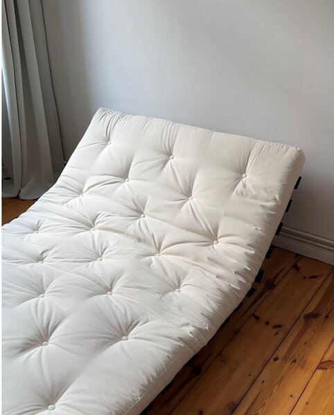 Musztardowa rozkładana sofa 140 cm Roots Black Night – Karup Design