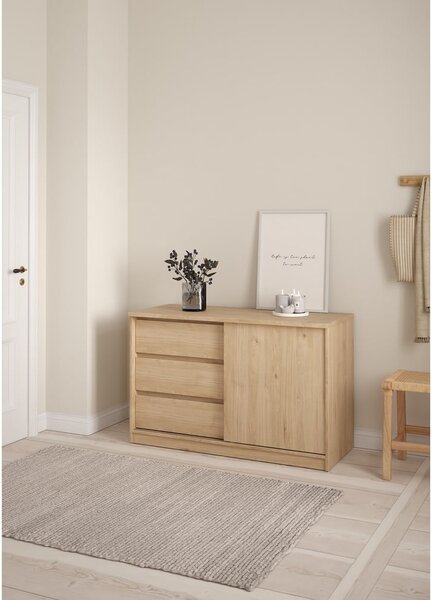 Komoda w dekorze dębu z drzwiami przesuwnymi w naturalnym kolorze 119x76x50 cm Naia – Tvilum