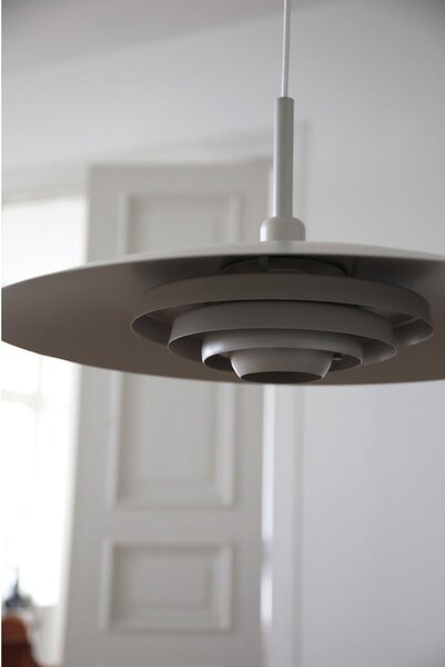 Beżowa lampa wisząca z metalowym kloszem ø 57 cm Piny – Markslöjd