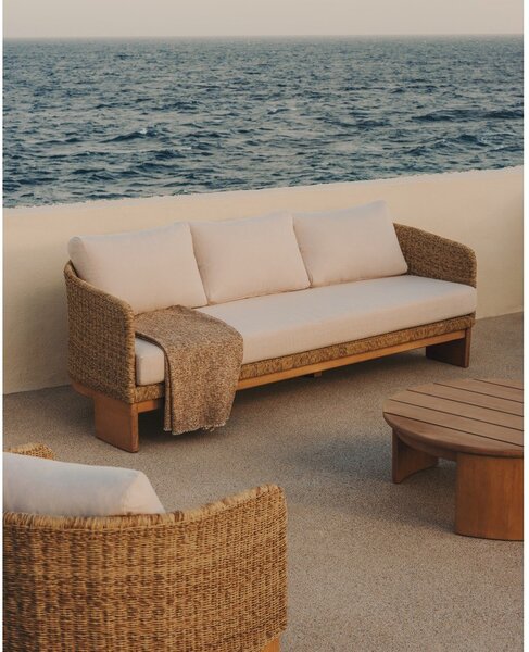 Beżowo-naturalny sofa ogrodowa z imitacji rattanu Xoriguer – Kave Home