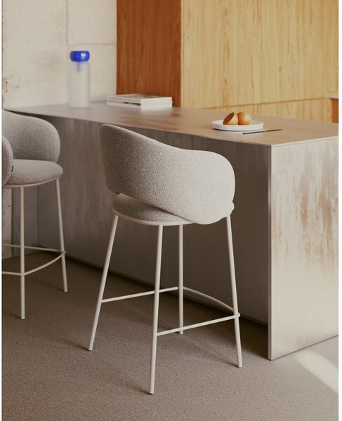 Kremowy hoker (wysokość siedziska 65 cm) Maina – Kave Home
