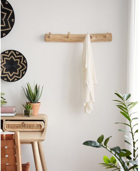 Wieszak ścienny z litego drewna tekowego w naturalnym kolorze 63 cm Gaillech – Kave Home