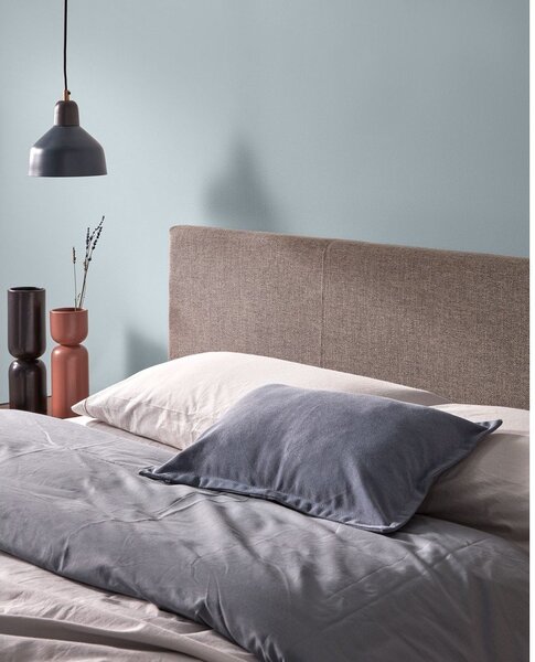 Szare tapicerowane łóżko dwuosobowe ze schowkiem i stelażem 180x200 cm Nahiri – Kave Home