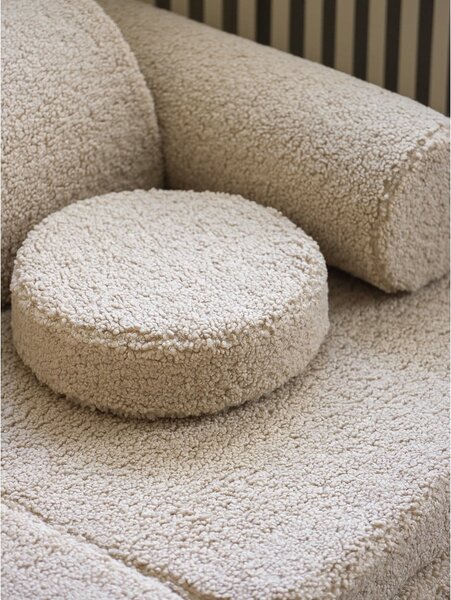 Jasnobrązowa sofa dla dzieci z materiału bouclé 132 cm Settee – Wigiwama