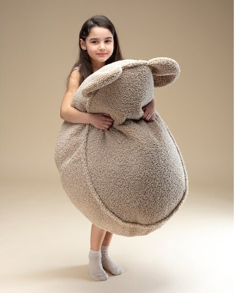 Jasnobrązowy dziecięcy worek do siedzenia z materiału bouclé Bear – Wigiwama