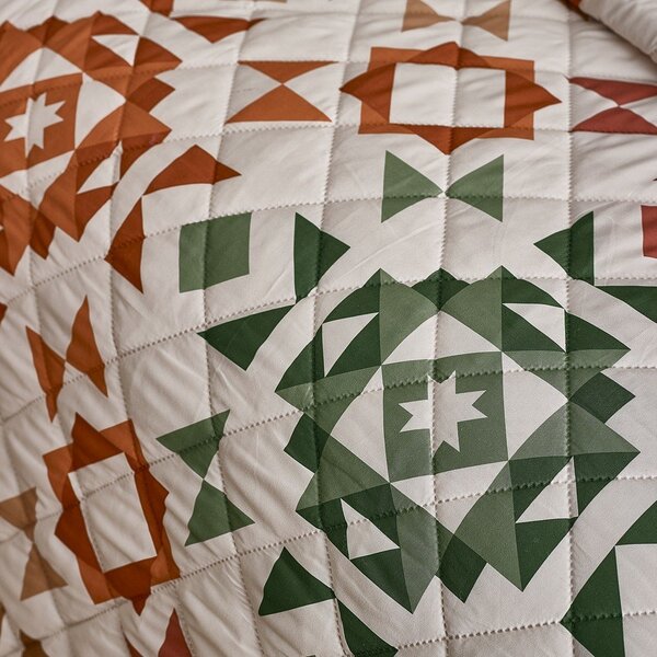 Beżowa narzuta pikowana 220x230 cm Autumn Patchwork Geo – Catherine Lansfield