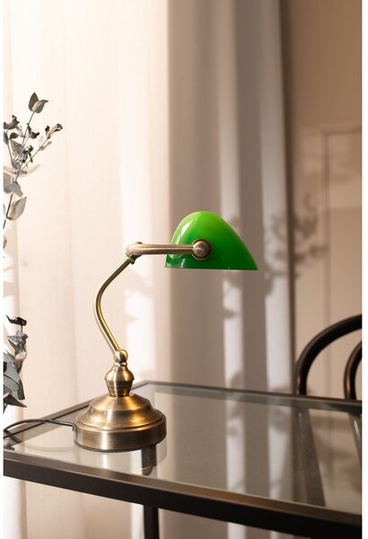 Zielona lampa stołowa z podstawą w kolorze mosiądzu Markslöjd Bankers, wys. 25 cm