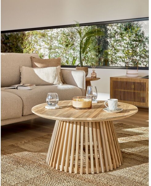 Stolik z drewna tekowego Kave Home Irune, ⌀ 80 cm