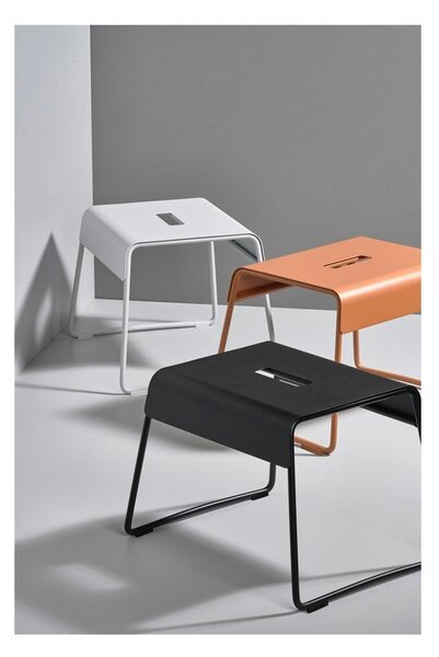 Czarny stołek A-stool − Zone