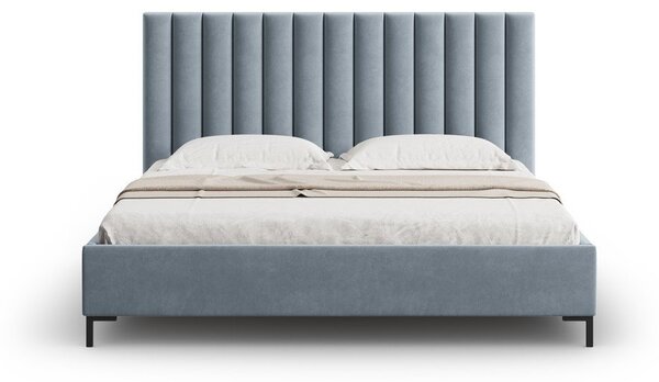 Jasnoniebieskie tapicerowane łóżko dwuosobowe ze schowkiem i stelażem 160x200 cm Casey – Mazzini Beds