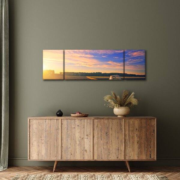 Obraz żółtego samochodu na polu (170x50 cm)