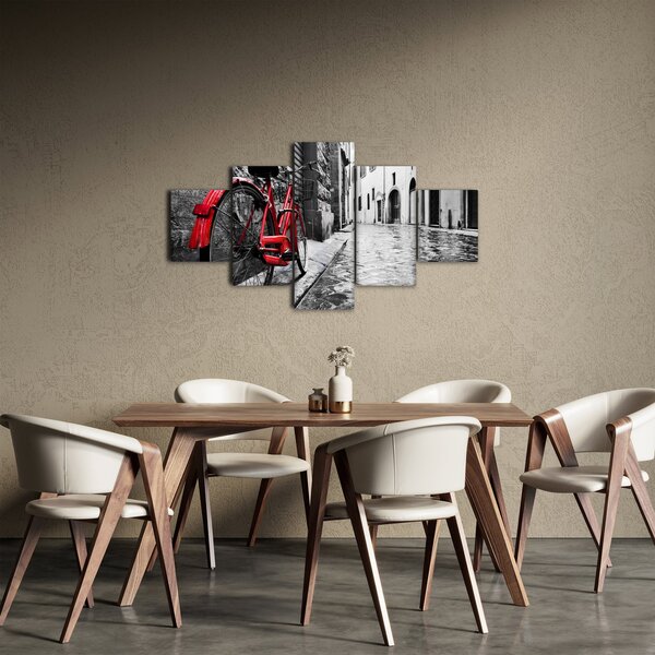 Obraz czerwonego roweru na brukowanej uliczce (125x70 cm)