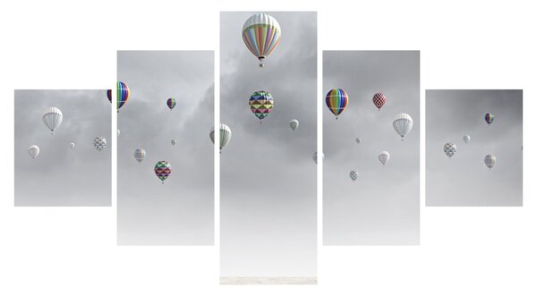 Obraz - Balony nad ceglaną ścianą (125x70 cm)