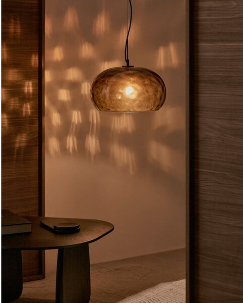 Szklana lampa wisząca w bursztynowym kolorze ze szklanym kloszem ø 40 cm Balma – Kave Home
