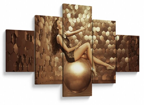 Obraz kobiety w złotym pokoju (125x70 cm)