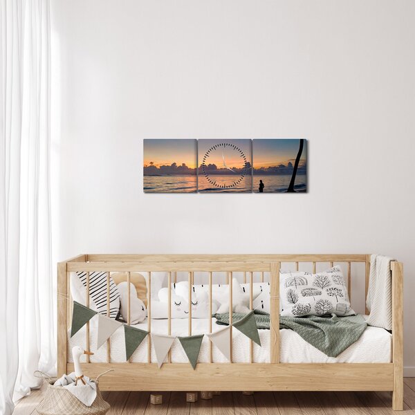 Obraz kobiety na plaży (z zegarem) (90x30 cm)