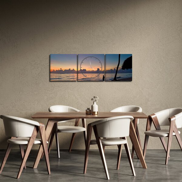 Obraz kobiety na plaży (z zegarem) (90x30 cm)