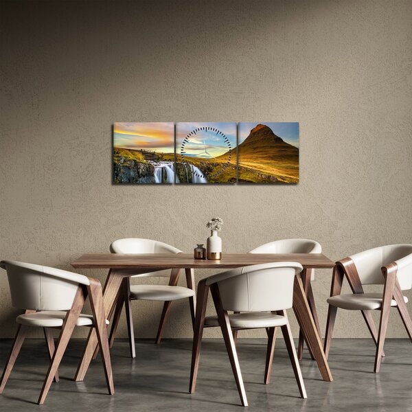 Zdjęcie góry i wodospadów na Islandii (z zegarem) (90x30 cm)