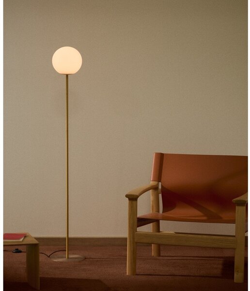 Biała/w kolorze złota lampa stojąca ze szklanym kloszem (wysokość 155 cm) Brisia – Kave Home