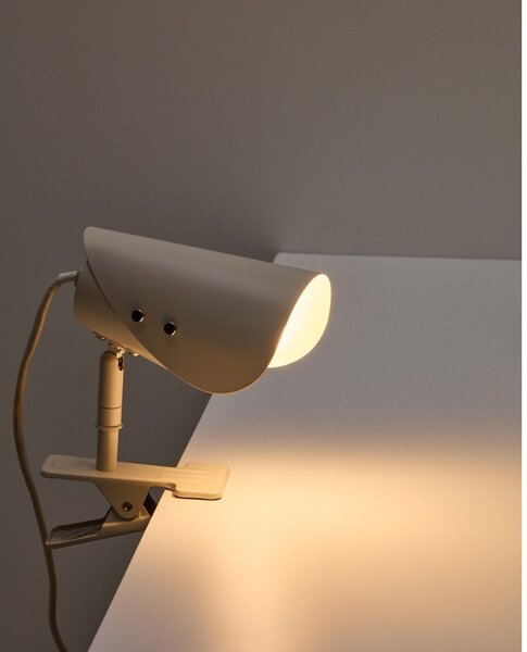 Jasnoszara metalowa lampa stołowa z klipsem (wysokość 16 cm) Jula – Kave Home
