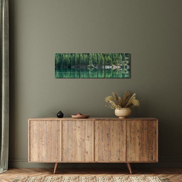 Obraz - drzewa iglaste nad jeziorem (z zegarem) (90x30 cm)