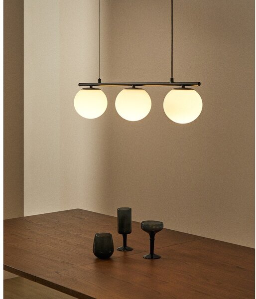 Biała/czarna metalowa lampa wisząca ze szklanym kloszem Brisia – Kave Home
