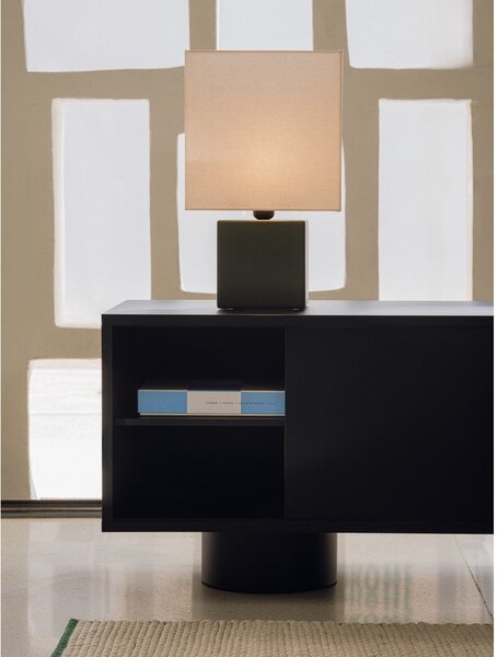 Czarna szafka pod TV 160x48x42 cm Taro – noo.ma