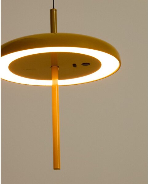 Żółta lampa wisząca LED ze ściemniaczem z metalowym kloszem ø 16 cm Porte – Kave Home