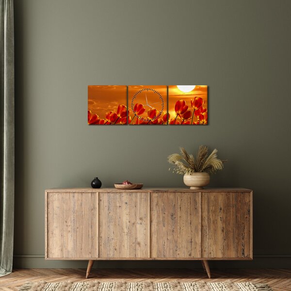 Obraz kwitnącego pola z tulipanami (z zegarem) (90x30 cm)