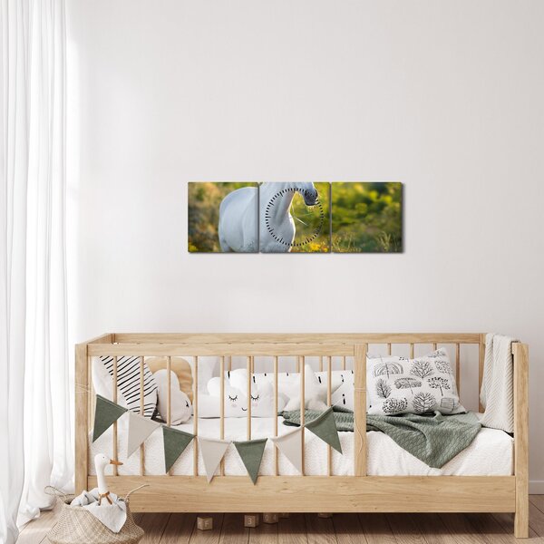 Obraz białego konia na łące (z zegarem) (90x30 cm)