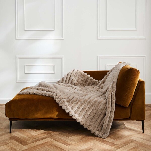 Jasnobrązowy koc z mikropluszu 180x220 cm Boudoir – douceur d'intérieur