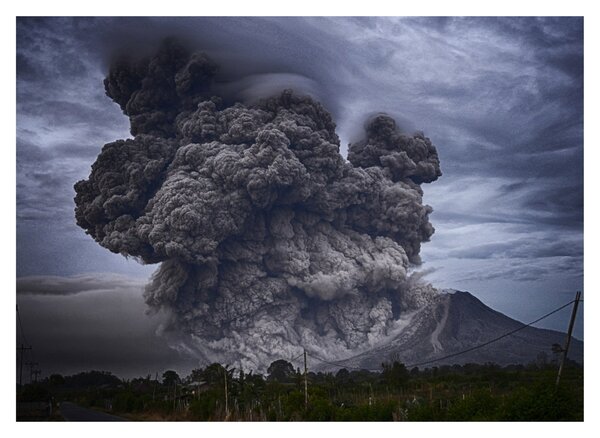 Obraz na szkle - Erupcja wulkanu (70x50 cm)