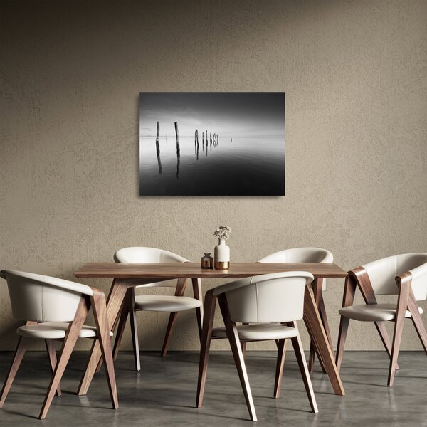 Obraz na szkle czarno - białej powierzchni wody (70x50 cm)