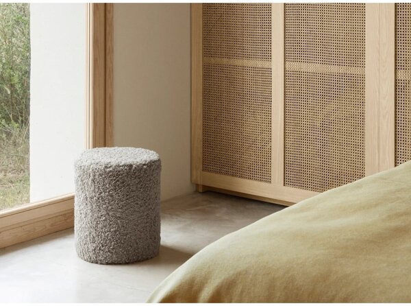 Szary puf z materiału bouclé Teddy – Blomus
