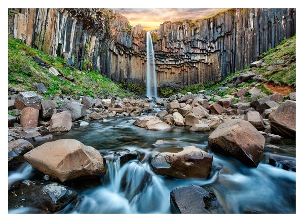 Obraz na szkle - Wodospad Svartifoss, Islandia (70x50 cm)