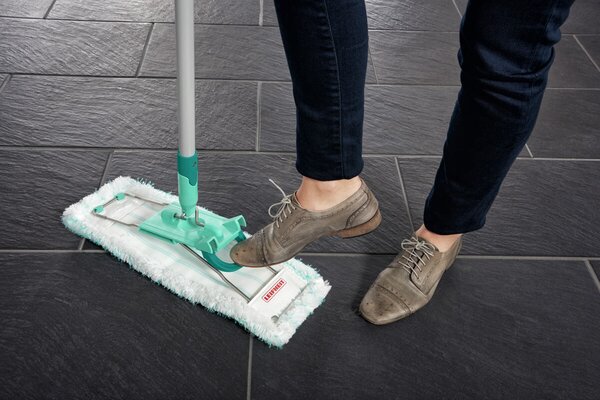 Podłogowy mop płaski z drążkiem stalowym PROFI Micro Duo - Click System Leifheit 55048