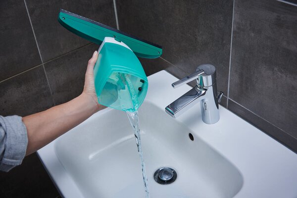 Zestaw: odkurzacz do szyb Dry & Clean z rączką i dwustronnym mopem do szyb oraz z węższą głowicą ssą