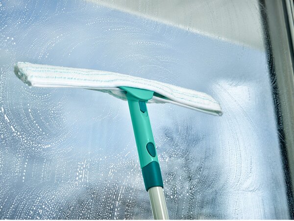 Ściągaczka z drążkiem teleskopowym POWER SLIDE 40cm - CLICK System Leifheit 51523