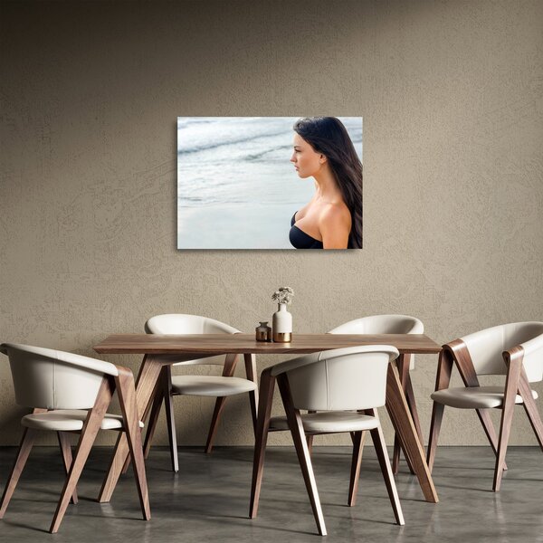 Obraz na szkle kobiety na plaży (70x50 cm)