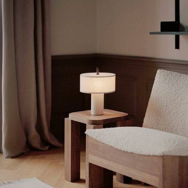 New Works Lampa stołowa LED Margin, możliwość ściemniania, kremowy / amber, salon / jadalnia, tkanina / materiał / jedwab, skandynawski