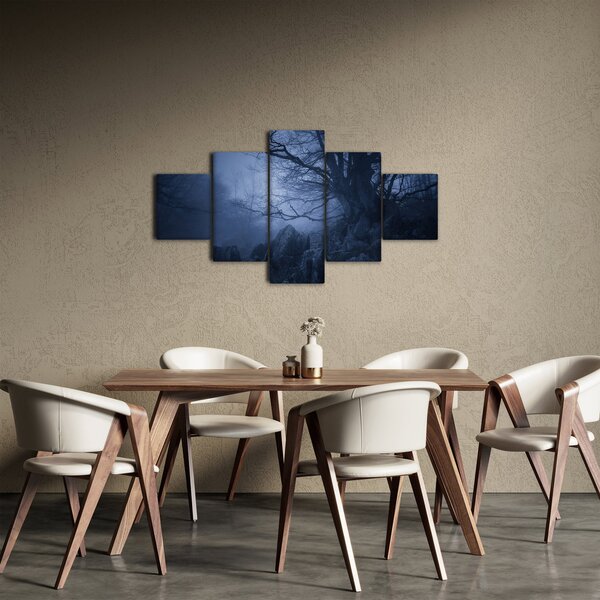 Obraz ciemnego lasu (125x70 cm)