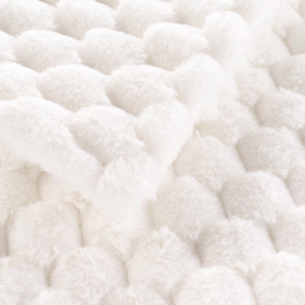 Kremowy koc z mikropluszu 220x240 cm Frosty – douceur d'intérieur